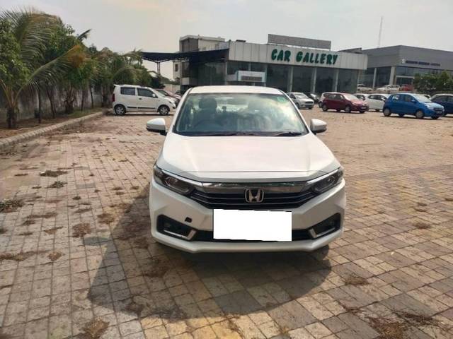 https://images10.gaadi.com/usedcar_image/4477455/original/processed_6f2a8674c5195dcfcd4ebf1a34e823e2.jpg?imwidth=6400