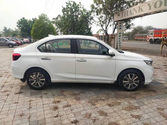 https://images10.gaadi.com/usedcar_image/4477455/original/processed_806071003c5139bf267bfd174aaea566.jpg?imwidth=6401
