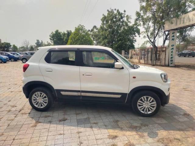https://images10.gaadi.com/usedcar_image/4477465/original/processed_702fcbe1af62fcecc8540cefb344e68d.jpg?imwidth=6401