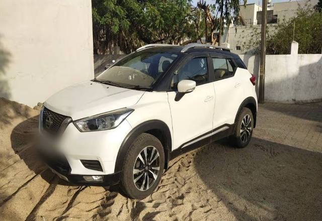 https://images10.gaadi.com/usedcar_image/4477729/original/51ad1e5b-5d63-4dbe-8767-54ed09cd5a0d.?imwidth=6402