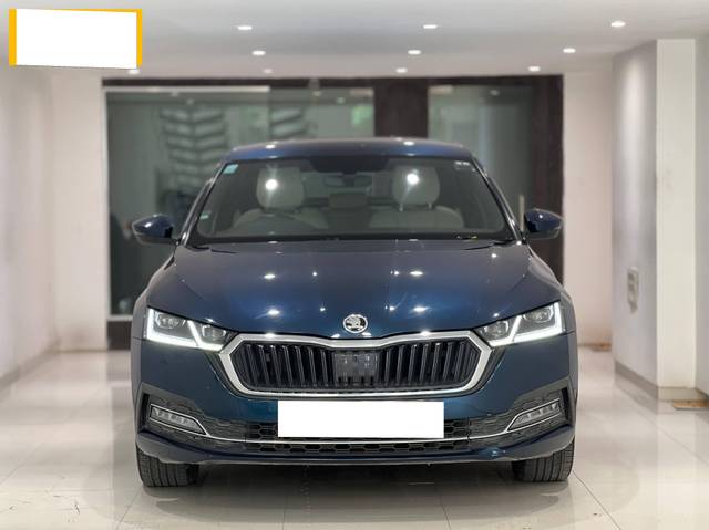 https://images10.gaadi.com/usedcar_image/4477850/original/processed_bc0b48cc74a27884d06f1c4f32c74918.jpeg?imwidth=6400