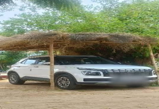 https://images10.gaadi.com/usedcar_image/4477887/original/6a467db1-a953-4f25-968c-a1c65cd7921c.?imwidth=6401