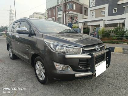 Toyota Innova Crysta 2.4 GX MT 8S BSIV