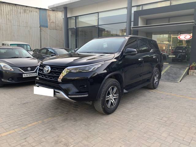 https://images10.gaadi.com/usedcar_image/4478089/original/processed_a3176e49-3f37-40f4-8354-f3837cde8783.jpg?imwidth=6400