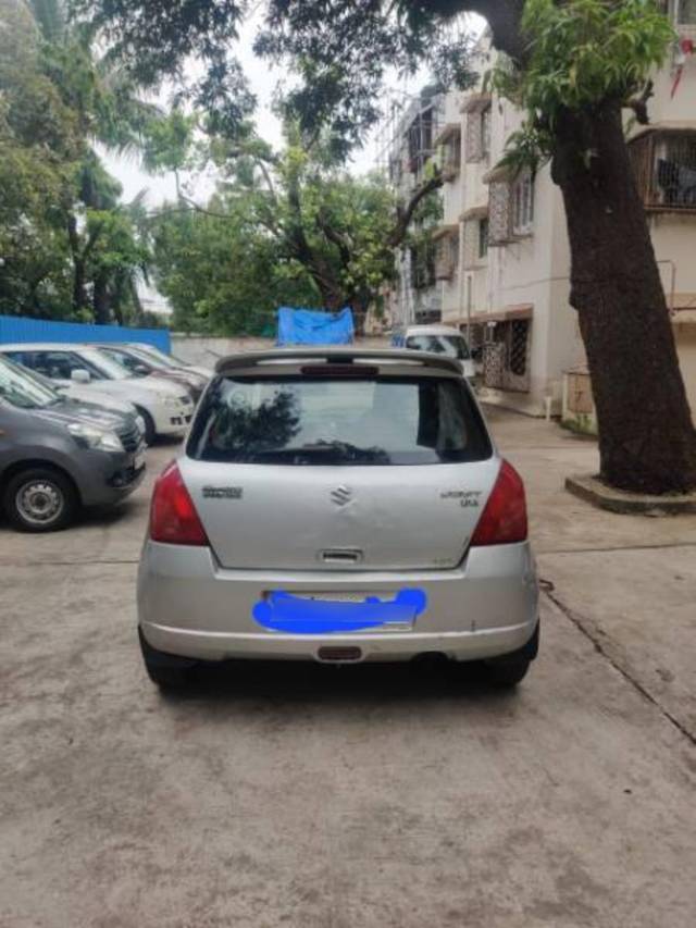 https://images10.gaadi.com/usedcar_image/4478211/original/processed_63957b63-fb0a-430f-a045-7bf82185a026.jpg?imwidth=6400