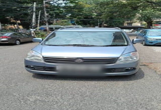 https://images10.gaadi.com/usedcar_image/4478306/original/4bea4087-a83b-4073-960d-427372a686f5.?imwidth=6400