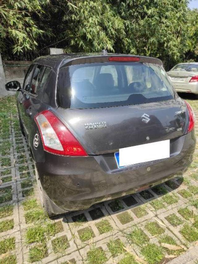 https://images10.gaadi.com/usedcar_image/4478426/original/processed_e52baa53-57cf-450b-99ab-52d2e88efc77.jpg?imwidth=6400