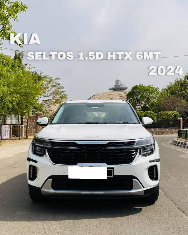 https://images10.gaadi.com/usedcar_image/4478833/original/processed_f4d89420230d8e54c605c092a36641b7.jpg?imwidth=6400
