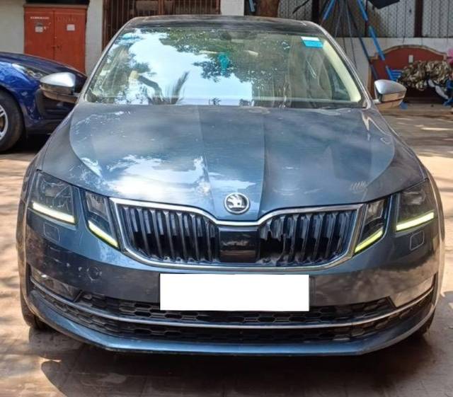 https://images10.gaadi.com/usedcar_image/4478849/original/processed_4d64d16d-8389-40b7-8293-d330f3691420.jpeg?imwidth=6400