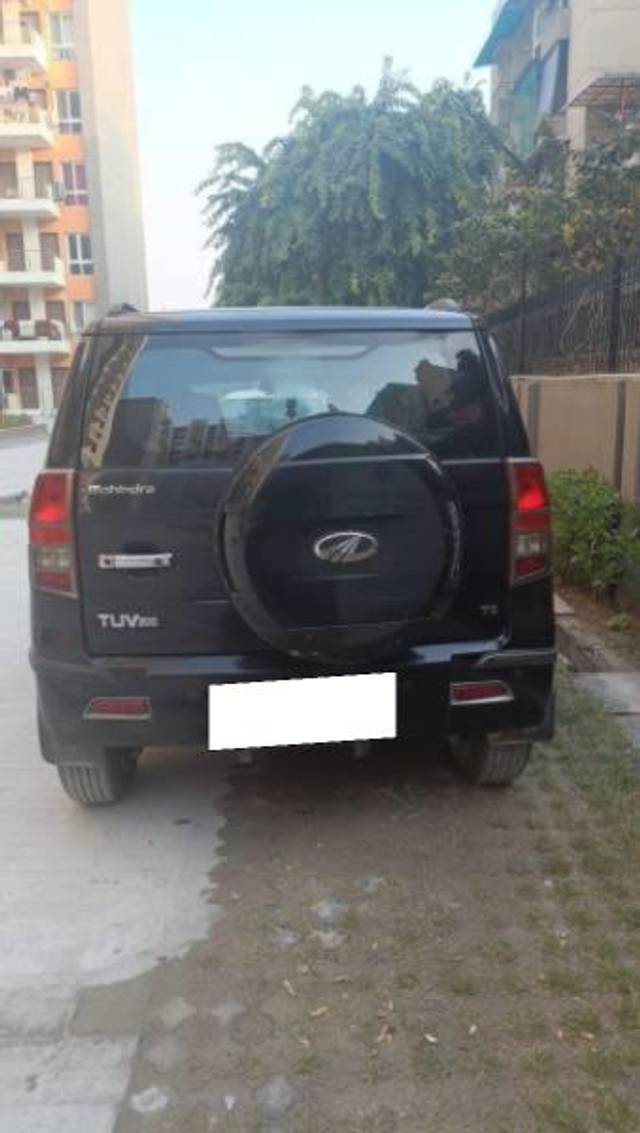 https://images10.gaadi.com/usedcar_image/4478969/original/processed_0388d188-b2e2-4d4a-af4d-b42fba136790.jpeg?imwidth=6401