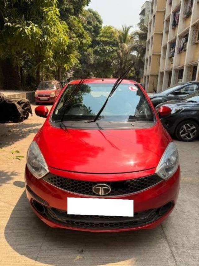 https://images10.gaadi.com/usedcar_image/4478992/original/processed_1a37ab0f-4854-45f4-b7b0-b7051dce89af.jpeg?imwidth=6400