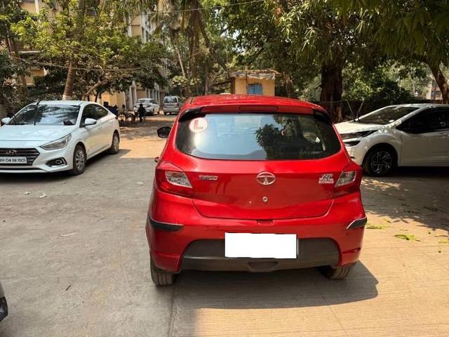 https://images10.gaadi.com/usedcar_image/4478992/original/processed_cfc8465e-96f9-49ef-8386-a08d645b71a8.jpeg?imwidth=6401