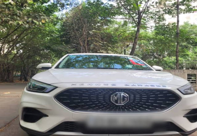 https://images10.gaadi.com/usedcar_image/4479075/original/f1213190-ba25-4ccb-8a8b-4e2e278951bb.?imwidth=6400