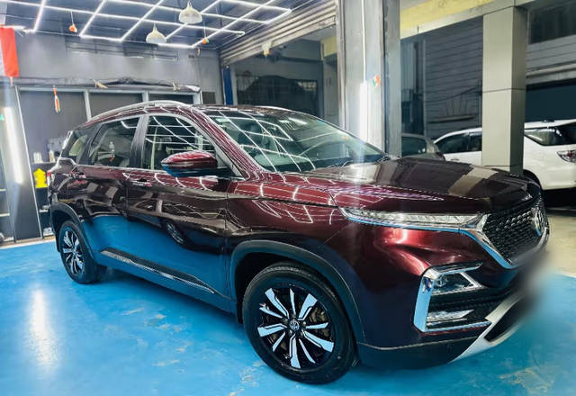 https://images10.gaadi.com/usedcar_image/4479114/original/b70b402e-d168-432d-906a-cad76635672b.?imwidth=6400