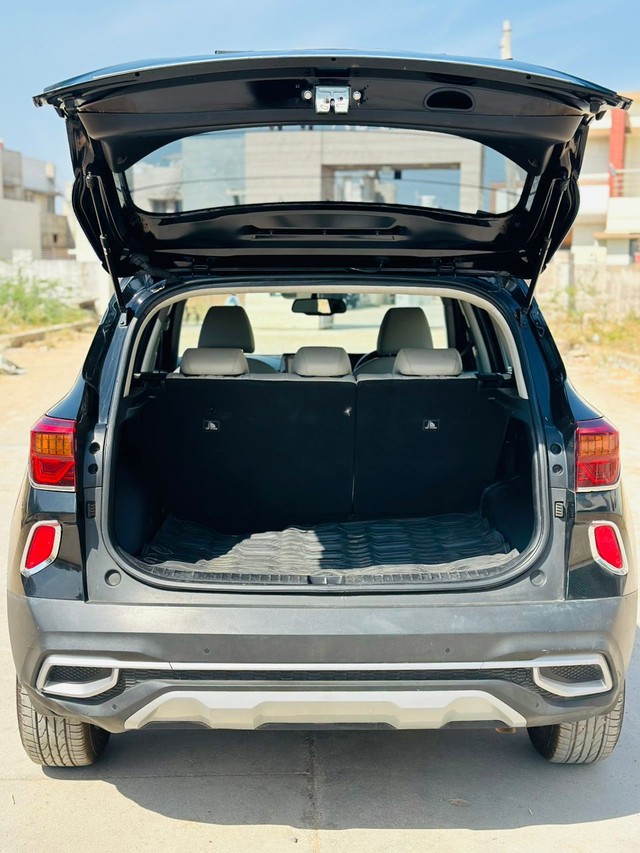 Second-hand 2023 Kia Seltos HTX for sale in Sabarkantha-6