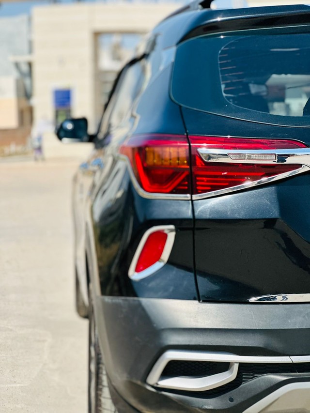 Second-hand 2023 Kia Seltos HTX for sale in Sabarkantha-13