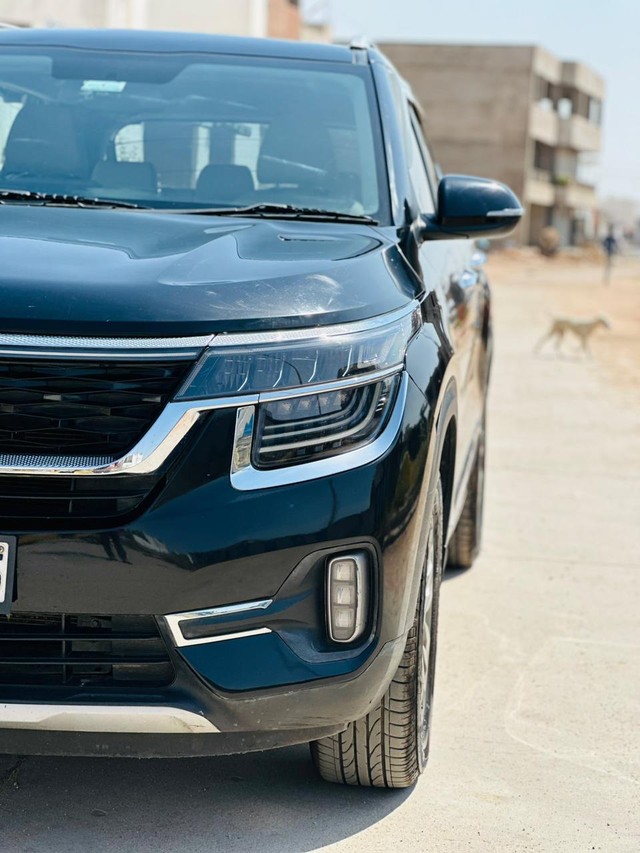 Second-hand 2023 Kia Seltos HTX for sale in Sabarkantha-12