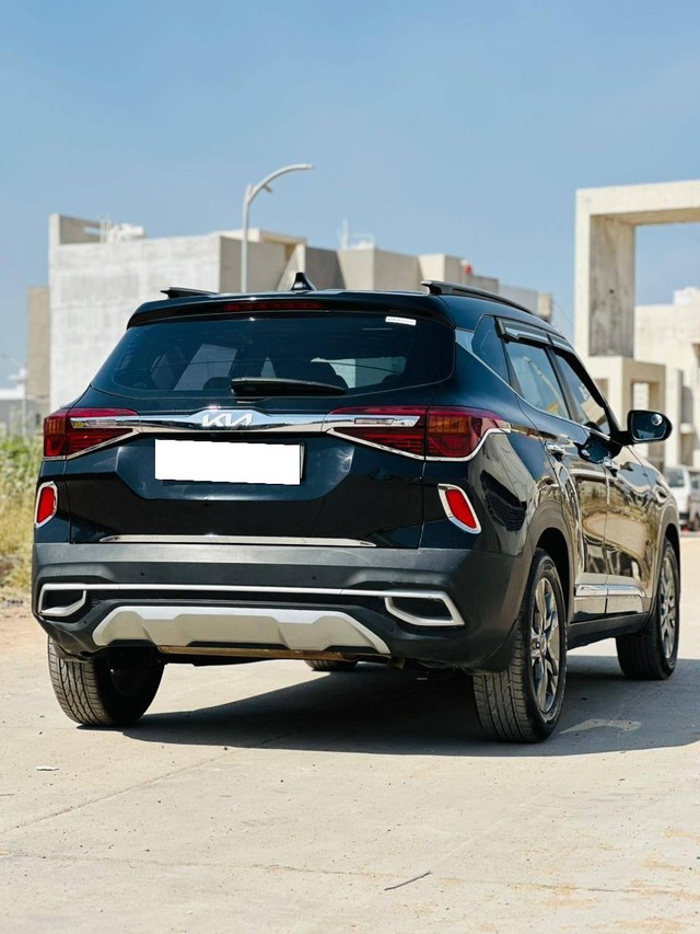 Second-hand 2023 Kia Seltos HTX for sale in Sabarkantha-8