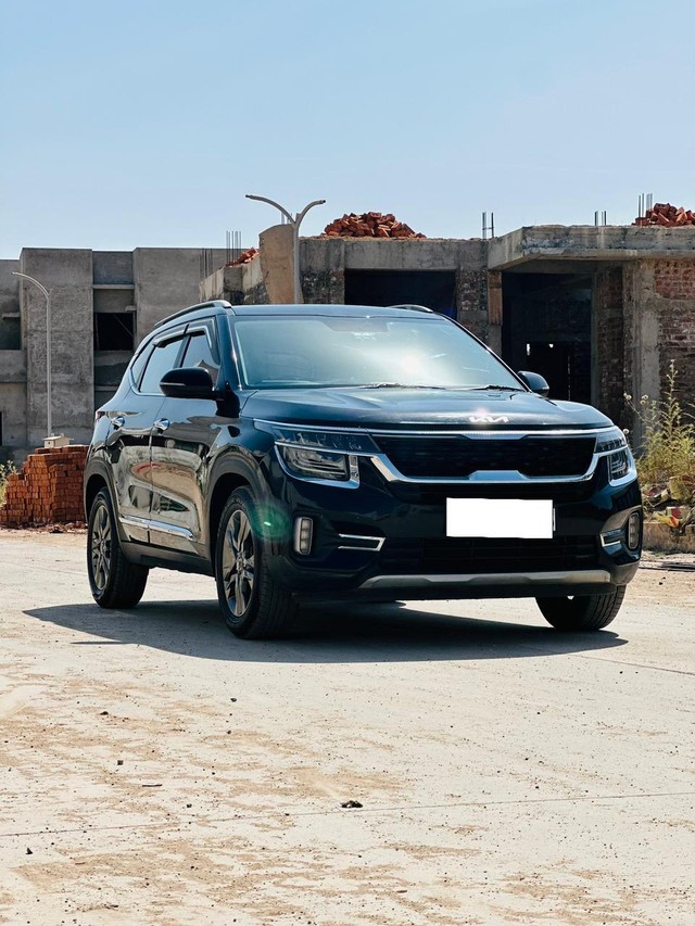 Second-hand 2023 Kia Seltos HTX for sale in Sabarkantha-18