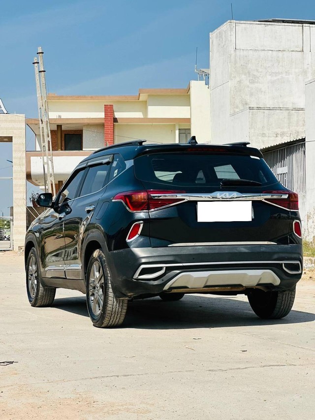 Second-hand 2023 Kia Seltos HTX for sale in Sabarkantha-7