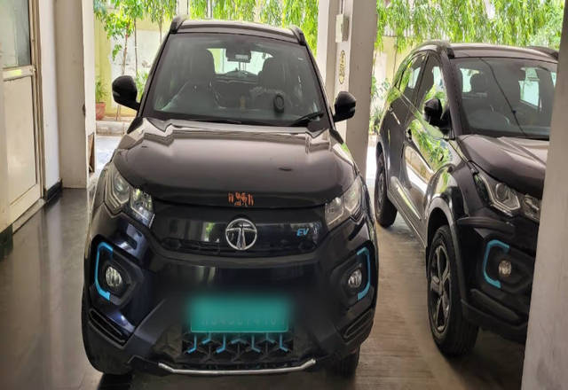 https://images10.gaadi.com/usedcar_image/4479379/original/2421eee7-0710-4e01-b087-cb52e2d12a4f.?imwidth=6400