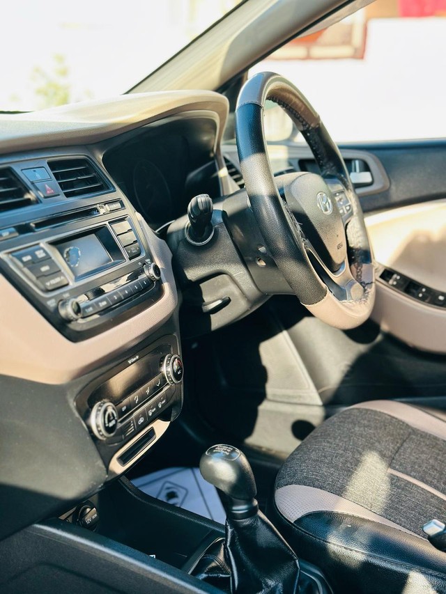 Hyundai i20 Sportz Option 1.2 Second-hand 2015 Hyundai i20 Sportz Option 1.2 for sale in Sabarkantha-12