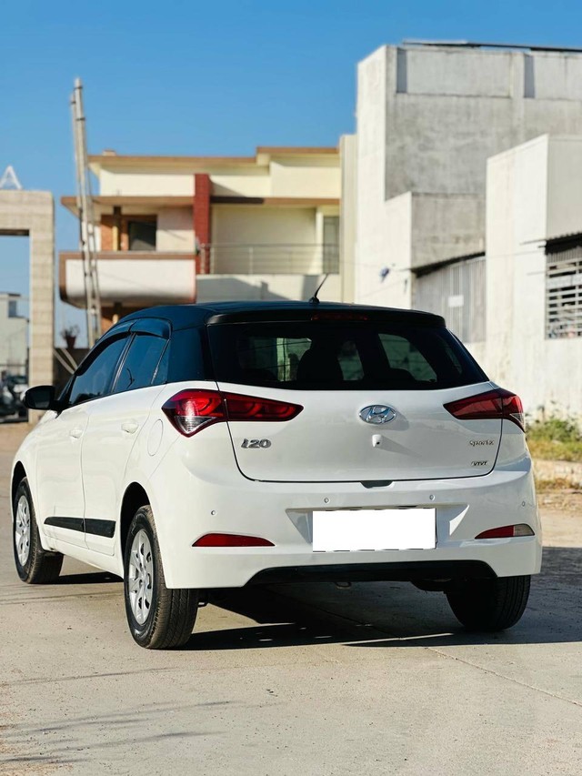 Hyundai i20 Sportz Option 1.2 Second-hand 2015 Hyundai i20 Sportz Option 1.2 for sale in Sabarkantha-17