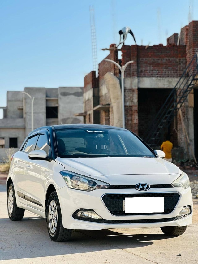 Hyundai i20 Sportz Option 1.2 Second-hand 2015 Hyundai i20 Sportz Option 1.2 for sale in Sabarkantha-5