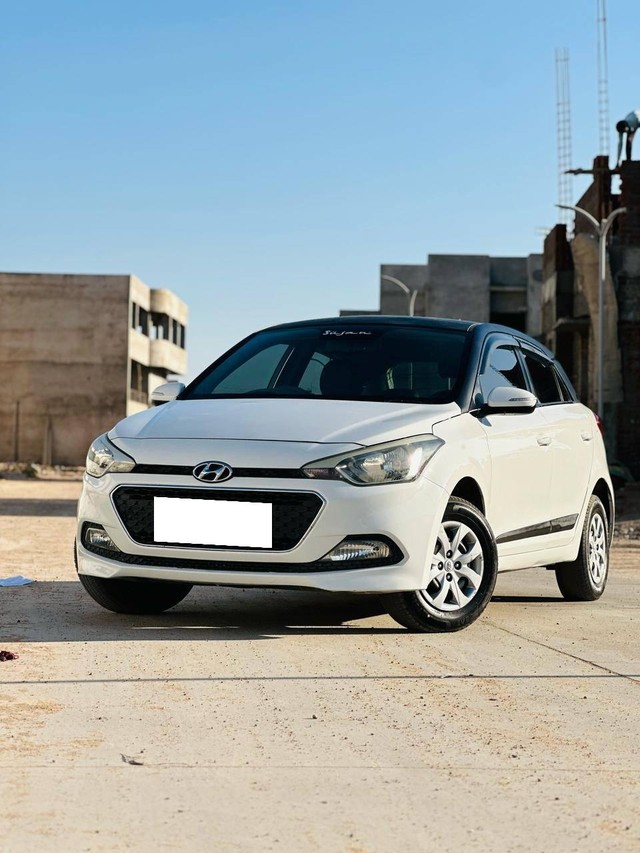 Hyundai i20 Sportz Option 1.2 Second-hand 2015 Hyundai i20 Sportz Option 1.2 for sale in Sabarkantha-3