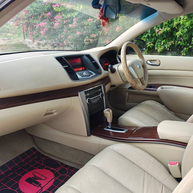 https://images10.gaadi.com/usedcar_image/4479881/original/64bea62c207747e5da1626f11e80bc83.jpg?imwidth=6402