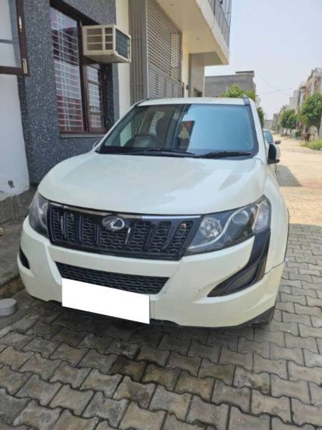 https://images10.gaadi.com/usedcar_image/4480029/original/processed_65d38404-d179-47cd-9f86-6d71062e8920.jpg?imwidth=6402