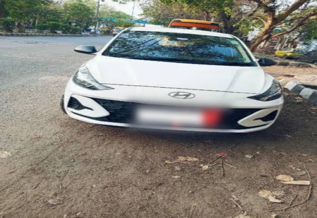 https://images10.gaadi.com/usedcar_image/4480273/original/32d90b88-c6f4-462b-8a0d-f8ddf00a1d3e.?imwidth=6400
