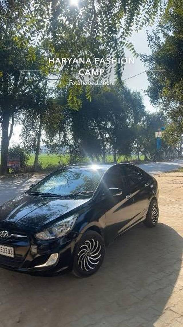 https://images10.gaadi.com/usedcar_image/4480384/original/processed_58c89c90-dcca-4271-b843-023b6354d42d.jpeg?imwidth=6400