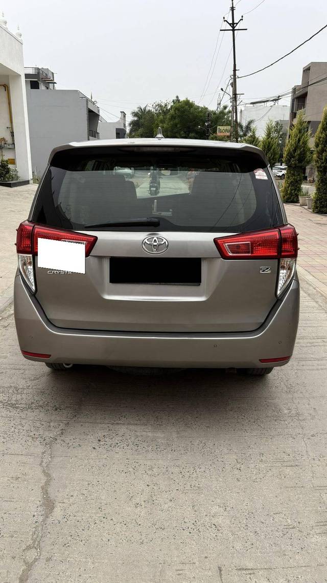https://images10.gaadi.com/usedcar_image/4480461/original/processed_8ef10009e8a3712826b1dcc05f0d2a82.jpeg?imwidth=6401