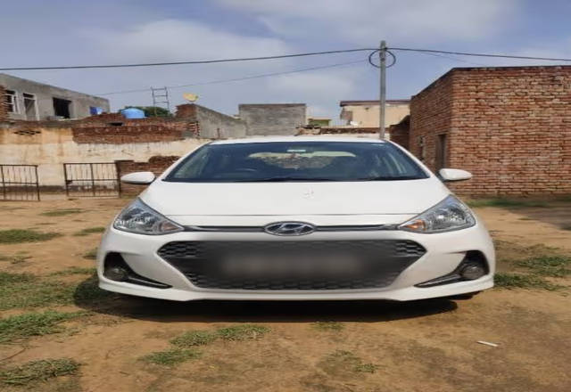 https://images10.gaadi.com/usedcar_image/4480661/original/7e8760b7-e20e-41c8-9929-70cd50d24685.?imwidth=6400