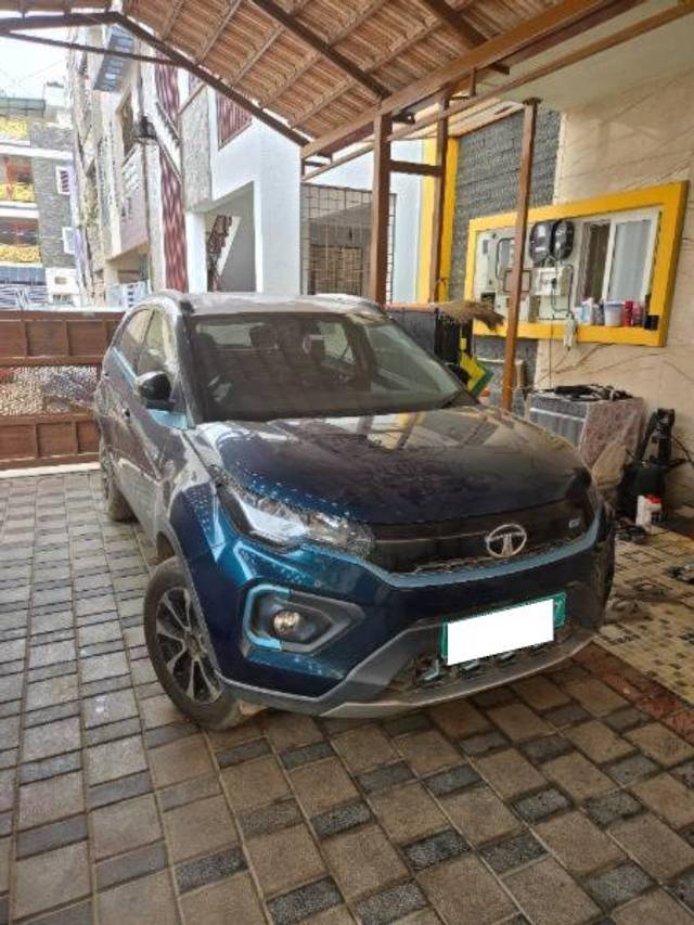 https://images10.gaadi.com/usedcar_image/4480717/original/processed_0991433e-0c35-4393-90c5-2da47f9ea8b9.jpg?imwidth=6400