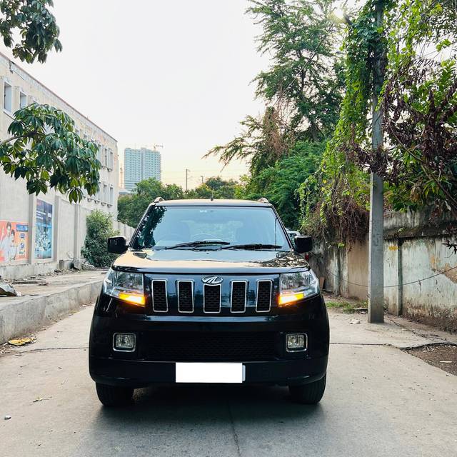 https://images10.gaadi.com/usedcar_image/4480732/original/processed_d842aba1-8d08-4fc3-b4c3-78eb4b51ffc0.jpeg?imwidth=6402