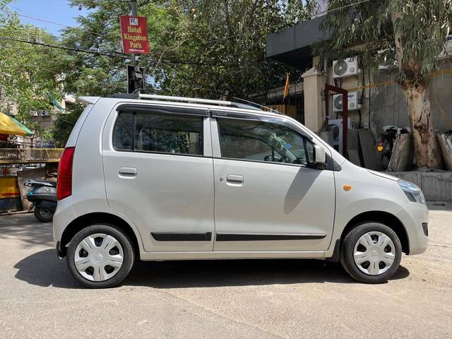 https://images10.gaadi.com/usedcar_image/4480747/original/processed_d4a1c554db8893273e94d81cca385579.jpg?imwidth=6401