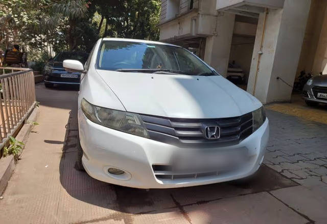https://images10.gaadi.com/usedcar_image/4480897/original/09ba7985-747c-49d5-84ac-7695f7cb114d.?imwidth=6400