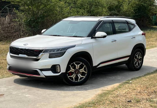 https://images10.gaadi.com/usedcar_image/4481447/original/566aa7f5-0df9-4f0f-9a9e-8e18c48e2622.?imwidth=6400