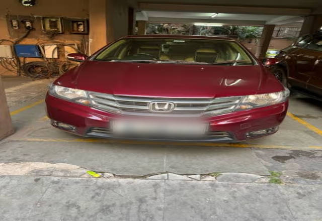 https://images10.gaadi.com/usedcar_image/4481455/original/525b73f0-70dd-47cd-a40f-37b9931bb95a.?imwidth=6400