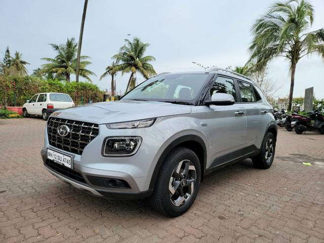 https://images10.gaadi.com/usedcar_image/4481636/original/a379181dd913f61b5aec8e896d9c9325.jpeg?imwidth=6402