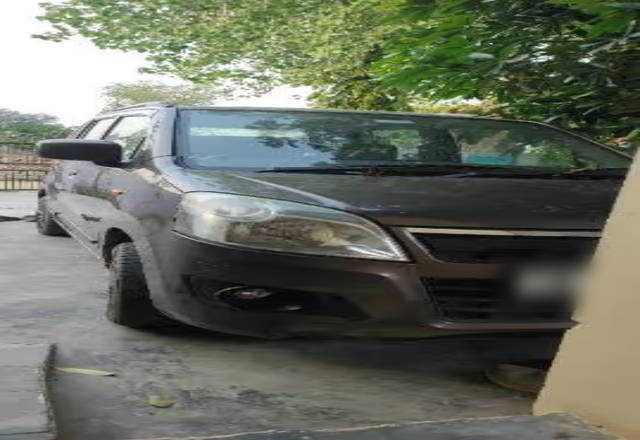 https://images10.gaadi.com/usedcar_image/4481689/original/51c1583f-63b0-426e-bf74-3d052bce22e8.?imwidth=6400
