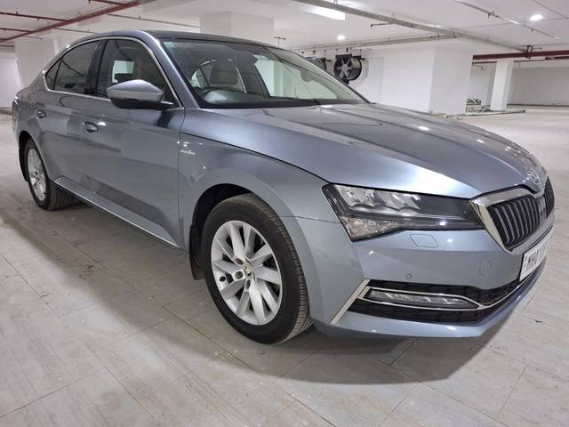 https://images10.gaadi.com/usedcar_image/4481791/original/processed_304567836d34f89e0b3b2d61f802ebf6.jpg?imwidth=6400
