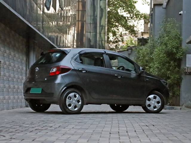 https://images10.gaadi.com/usedcar_image/4481898/original/645dd9c7800ceb625bc9ce315f9c371c.jpg?imwidth=6402