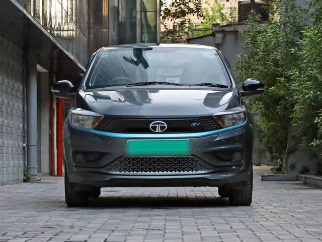 https://images10.gaadi.com/usedcar_image/4481898/original/processed_6a49c37e12c78b548a7de37428970db5.jpg?imwidth=6400