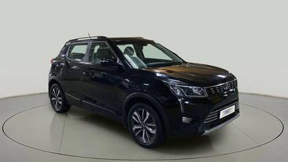 Mahindra XUV300 W8 BSVI Mahindra XUV300 W8 BSVI