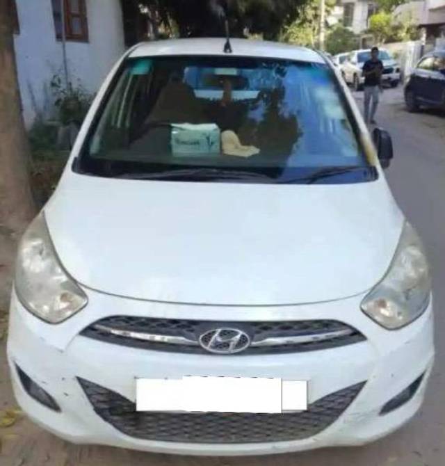 https://images10.gaadi.com/usedcar_image/4481989/original/processed_processed_909caa05-a61a-4b57-99da-ed28bd783de1.jpeg?imwidth=6400