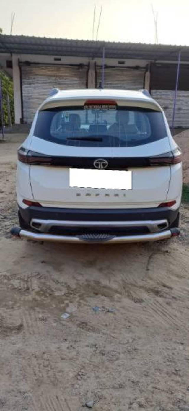 https://images10.gaadi.com/usedcar_image/4482163/original/processed_38d7b1cb-5785-4dd7-add7-a922e0fac5ba.jpg?imwidth=6400