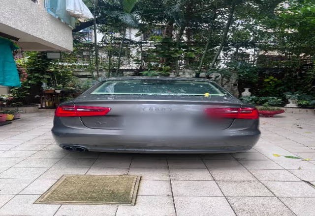https://images10.gaadi.com/usedcar_image/4482171/original/735b4078-7507-4897-afc9-2a02faaeae89.?imwidth=6402